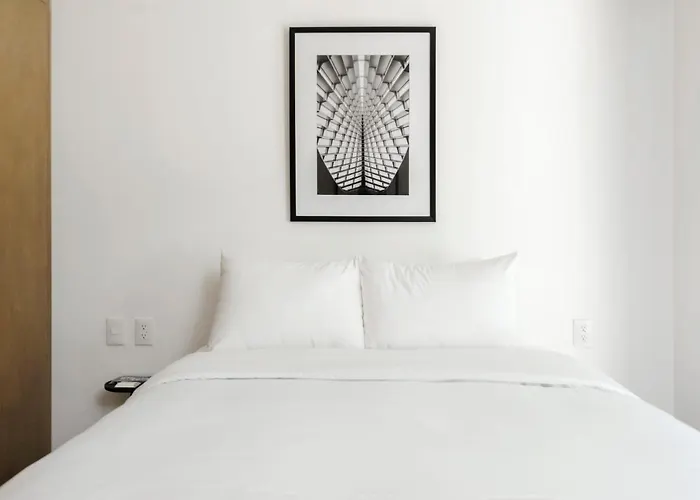 Aparthotel Schiller 122 By Wynwood House 4*